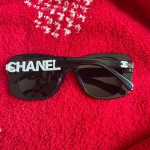 Chanel Sunglasses 5422b